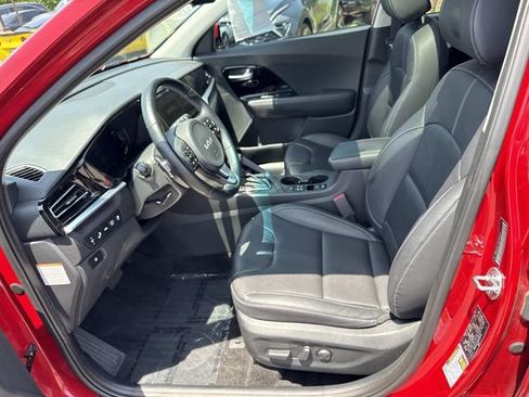 Used 2022 Kia Niro EX Premium FWD image 14