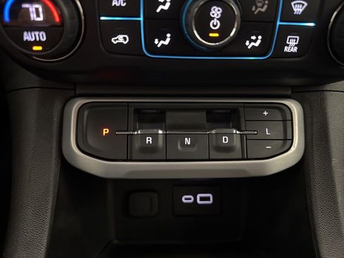 Used 2023 GMC Acadia SLE w/ Driver Convenience Package FWD image 36