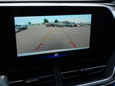 Used 2025 Chevrolet Trax ACTIV w/ Driver Confidence Package FWD image 30
