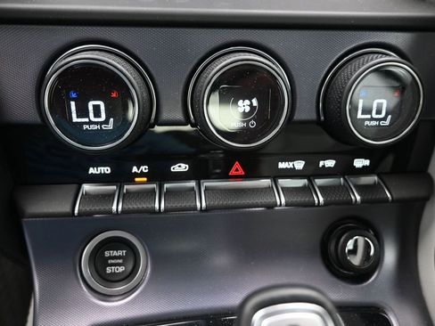 Used 2019 Jaguar F-TYPE Coupe image 4