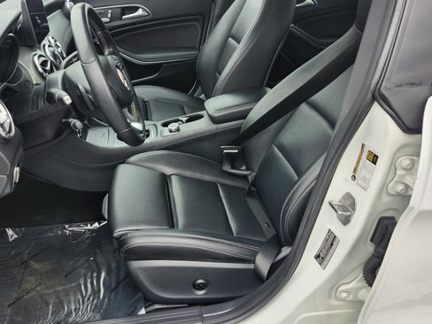 Used 2018 Mercedes-Benz CLA 250 4MATIC image 24