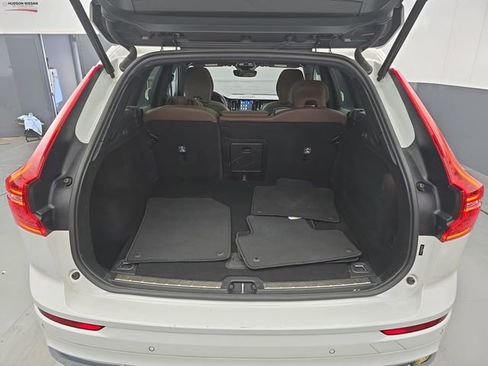 Used 2023 Volvo XC60 B5 Plus image 42