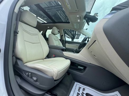 Used 2017 Cadillac XT5 Luxury w/ Driver Awareness Package image 24