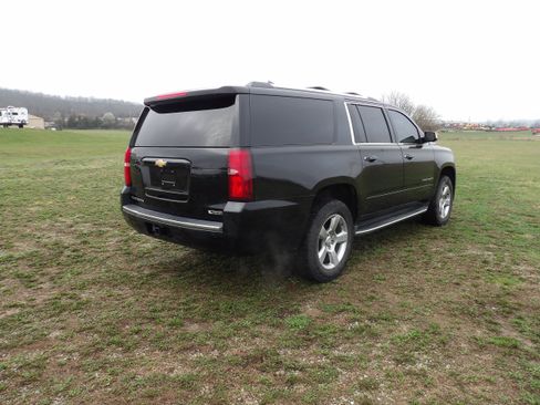 Used 2018 Chevrolet Suburban Premier AWD/4WD image 6
