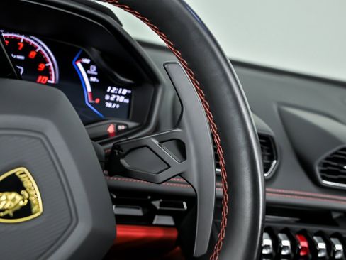 Used 2023 Lamborghini Huracan EVO RWD image 25