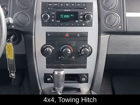 Used 2009 Jeep Commander Sport image 20