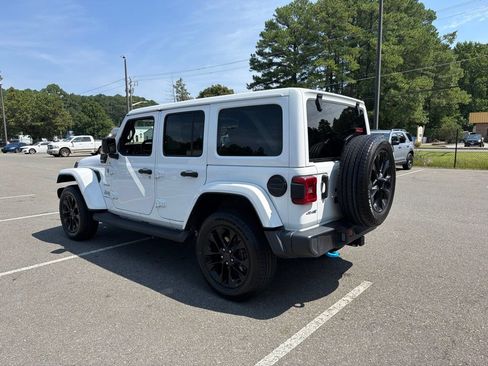 Used 2024 Jeep Wrangler Unlimited Sahara w/ Technology Group AWD/4WD image 7