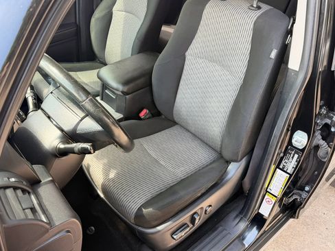 Used 2016 Toyota 4Runner SR5 AWD/4WD image 14