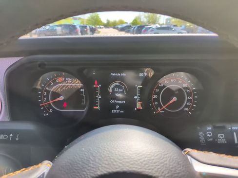 Used 2024 Jeep Wrangler Unlimited Sahara w/ Technology Group AWD/4WD image 23