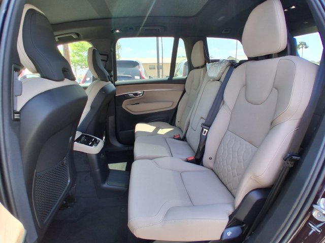 New 2026 Volvo XC90 T8 Plus w/ Protection Package Premier AWD/4WD image 17
