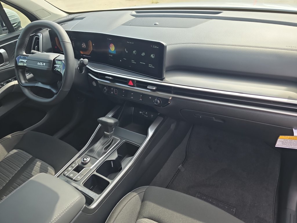 New 2026 Kia Sorento LX FWD image 11