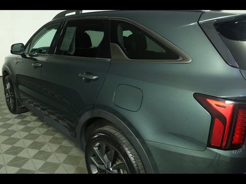 Used 2023 Kia Sorento X-Line EX image 17