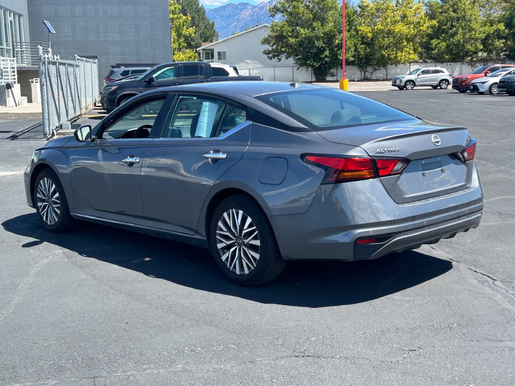 Used 2025 Nissan Altima 2.5 SV FWD image 5