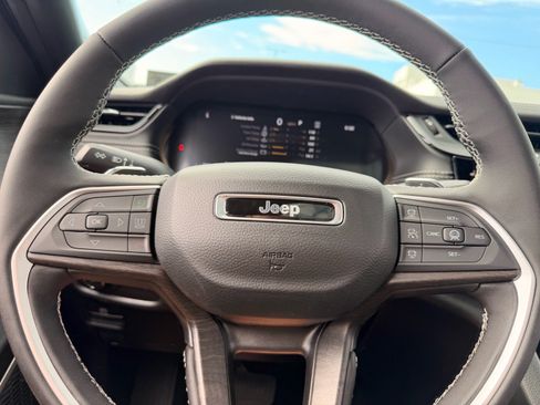 New 2026 Jeep Grand Cherokee Limited w/ Limited Altitude Package AWD/4WD image 12