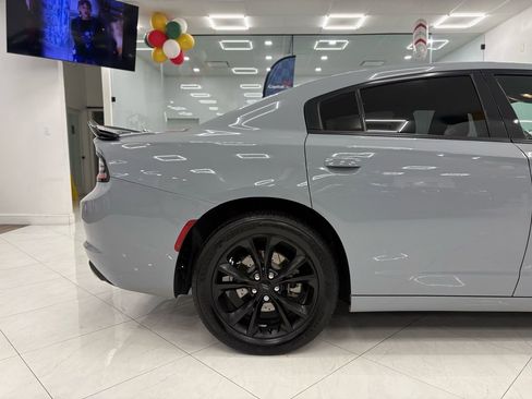 Used 2021 Dodge Charger SXT w/ Driver Convenience Group image 8