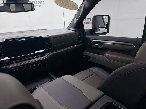 Used 2024 Chevrolet Silverado 2500 ZR2 image 28