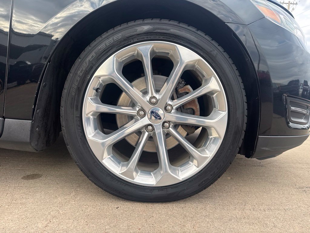 Used 2018 Ford Taurus Limited AWD/4WD image 10