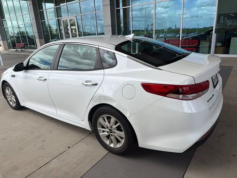 Used 2016 Kia Optima LX FWD image 11