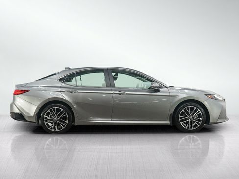 Used 2026 Toyota Camry XLE AWD/4WD image 6