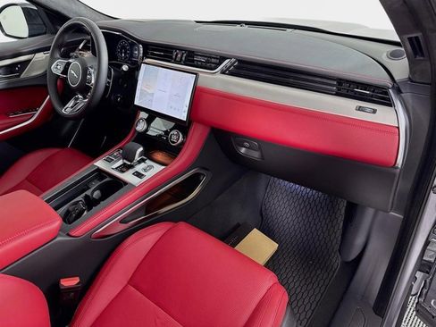 Used 2026 Jaguar F-PACE R-Dynamic S image 31