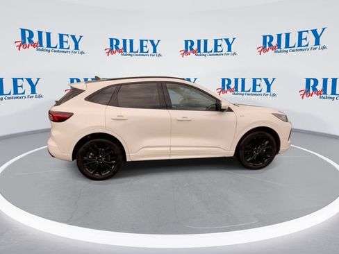 Certified 2023 Ford Escape ST-Line Elite w/ Premium Technology Package AWD/4WD image 9