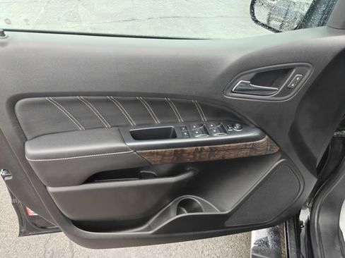 Used 2021 GMC Canyon Denali image 18