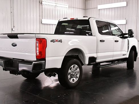 Used 2024 Ford F350 XLT image 7