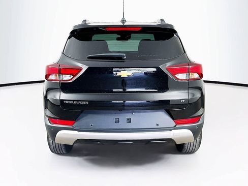 Used 2023 Chevrolet TrailBlazer LT w/ Convenience Package FWD image 5