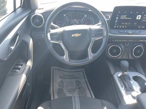 Used 2025 Chevrolet Blazer LT w/ Convenience Package FWD image 14