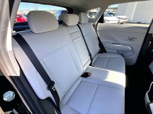 Used 2025 Hyundai Kona SEL image 19