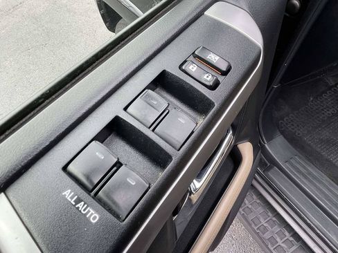 Used 2019 Toyota 4Runner SR5 Premium AWD/4WD image 25