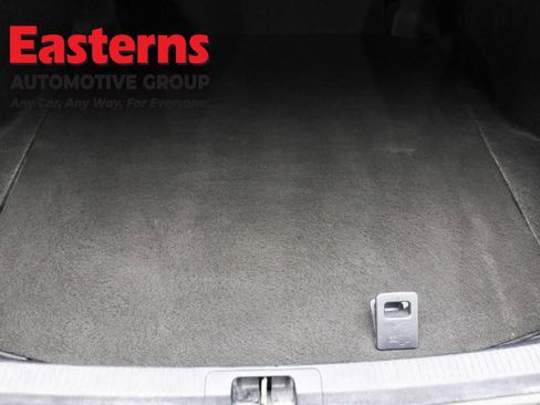 Used 2023 Toyota Camry SE image 9