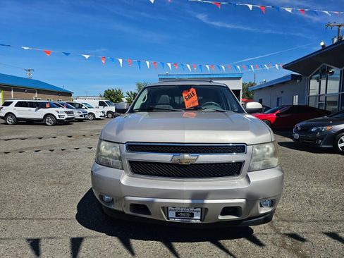 Used 2009 Chevrolet Tahoe LT w/ Luxury Package image 2