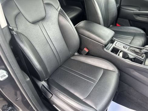 Used 2023 Kia Sorento S FWD image 28