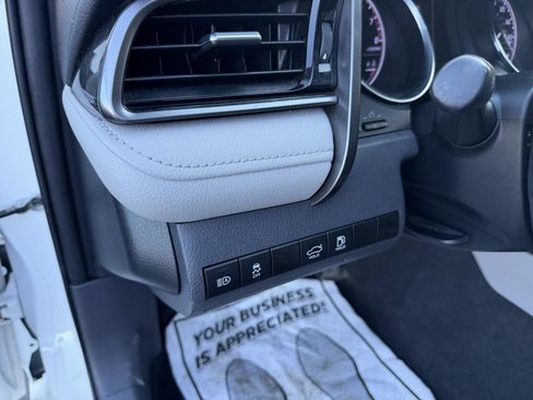 Used 2019 Toyota Camry LE FWD image 10