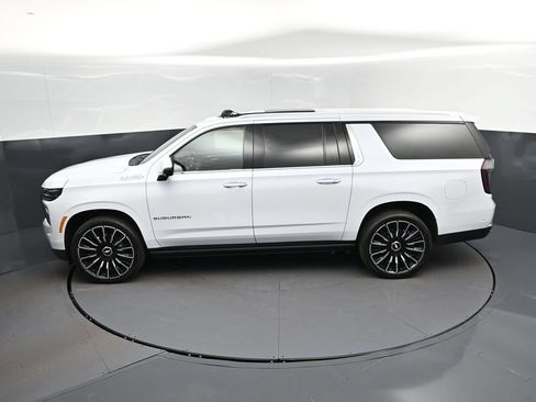 New 2026 Chevrolet Suburban High Country AWD/4WD image 33