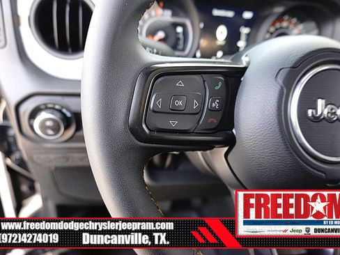Used 2024 Jeep Gladiator Sport AWD/4WD image 27