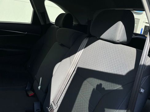 Used 2019 Kia Sorento LX image 38