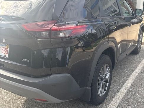 Used 2023 Nissan Rogue S AWD/4WD image 5