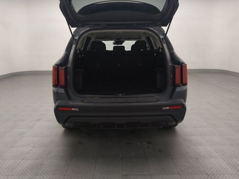 Used 2021 Kia Sorento LX FWD image 29