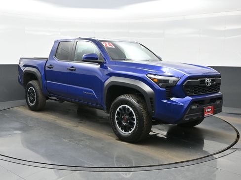 Used 2024 Toyota Tacoma TRD Off-Road image 8