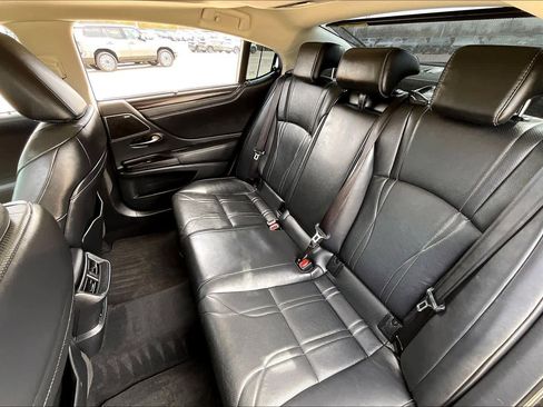 Used 2019 Lexus ES 350 Ultra Luxury w/ Accessory Package 2 image 20