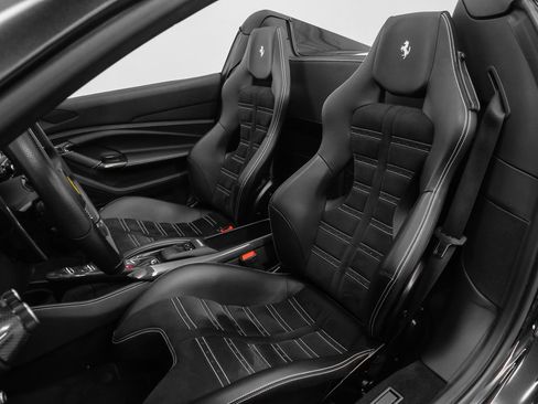 Certified 2021 Ferrari F8 Tributo RWD image 3