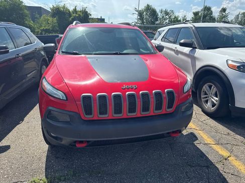 Used 2018 Jeep Cherokee Trailhawk w/ Comfort/Convenience Group AWD/4WD image 21