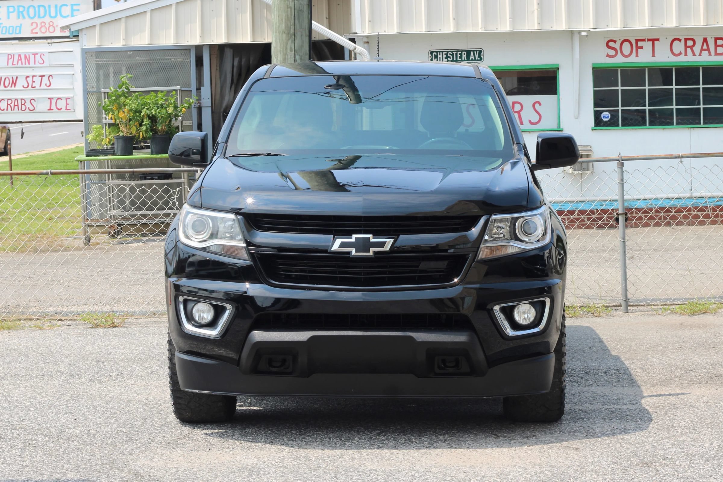 Used 2020 Chevrolet Colorado Z71 w/ Z71 Midnight Edition AWD/4WD image 2