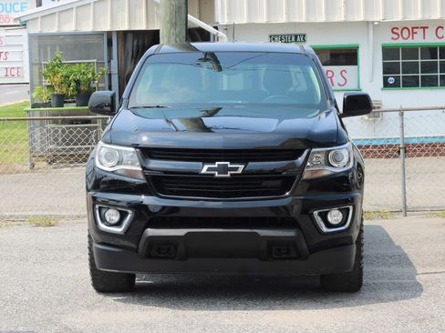 Used 2020 Chevrolet Colorado Z71 w/ Z71 Midnight Edition AWD/4WD image 2