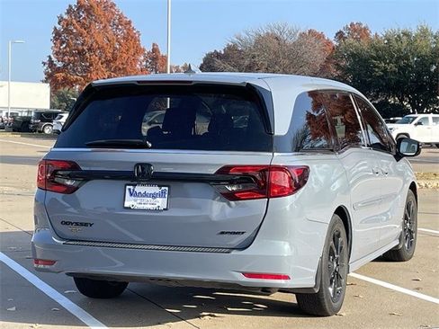 Used 2023 Honda Odyssey Sport image 4