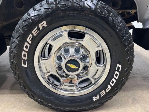 Used 2023 Chevrolet Silverado 2500 W/T AWD/4WD image 41