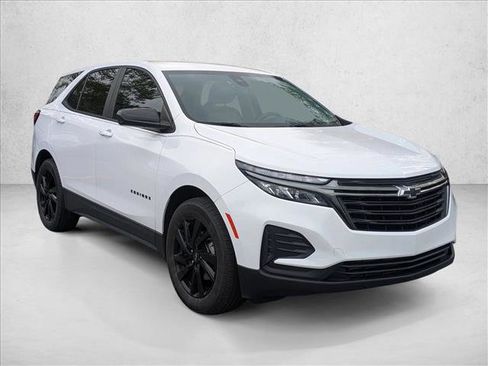 Used 2023 Chevrolet Equinox LS w/ LS Convenience Package image 3