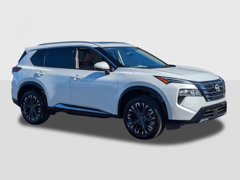 New 2026 Nissan Rogue Platinum image 8